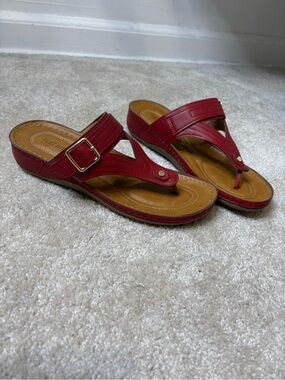FLEX STEP “Rosie” lightweight Red leather wedge sandals with gold buckle-